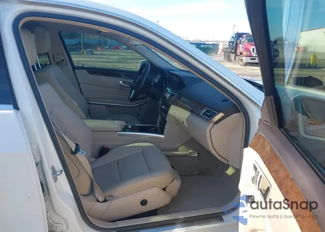 2014 Mercedes-Benz E 350 z USA, uszkodzony, nr VIN WDDHF5KB6EB027492